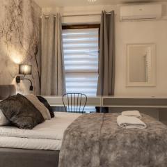 Modern Apartment with Balcony and Garage – Mokotów