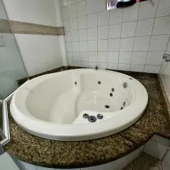 Loft Lux SM 15 (Jacuzzi, Smart TV, Ar condicionado, Cozinha)