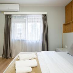 Boulevard apt close to Center