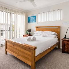 Relaxed Bayside Living Sleeps 4