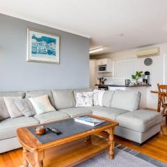 Bayside Breeze Seaside Serenity