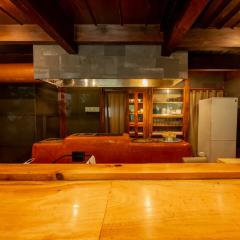 貸切一軒家, 炭火食事,日本庭園付き,駐車場5台,最大10人まで,7名まで同料金,