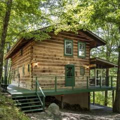 Beautiful Rustic Cabin Surrounded by Nature with Incredible Views and a Wrap-Around Deck for an Amazing Glamping Experience in Marshall, NC