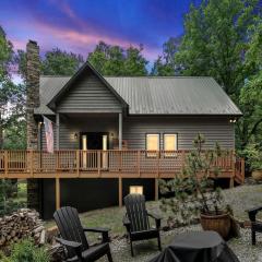 Rustic A-Frame Chalet with Hot Tub & Scenic Views in Mount Jackson, Virginia