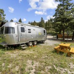 Fully-Equipped Airstream Rental for Glamping in Chelan, Washington