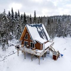 Luxurious A-Frame Cabin Nestled Among Spectacular Nature in New Hampshire