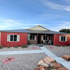 Fantastic Cabin with Fire Pit and Barbecue in Monticello, Utah