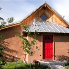 Rustic Mountain Cabin with a Hot Tub in Salida, Colorado