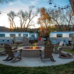 Downtown Prescott AZ Airstream Stay Near Whiskey Row with Outdoor Amenities