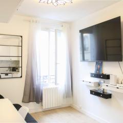 Modern apartment at the gates of Paris