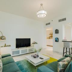 RH Luxe Vibes 2BR Al Habtoor Canal View Living