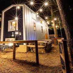 Boutique Tiny Home Hot Tub & Pikes Peak Views, Colorado Springs, CO