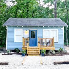 Picturesque Cozy Cottage with Fire Pit Space in Louisiana