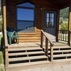 Impressive Cabin with Gorgeous Lake Vistas near West Yellowstone, Montana