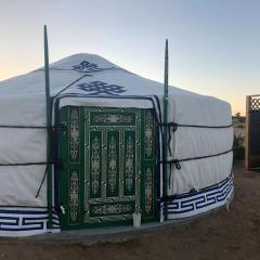 Cozy Yurt Ideal for Stargazing near Joshua Tree National Park, California