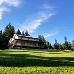 Off-The-Grid Cottage Rental with 360-Degree Mountain Views near Cascade, Idaho