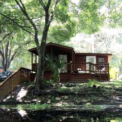 Waterfront Cabin Perfect for Families in Inverness, Florida