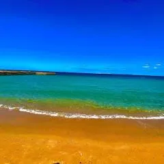 Queen T Juliana Beach Resort