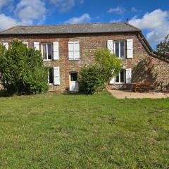 Maison en brique calme, nature, confort