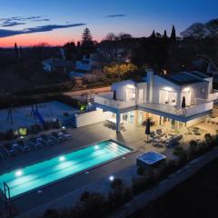 Casa Belladonna by Briskva