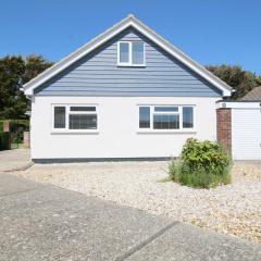 9 Ella Close, West Wittering