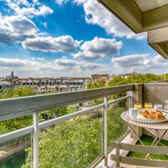 Beautiful Panoramic Terraced Studio in Paris