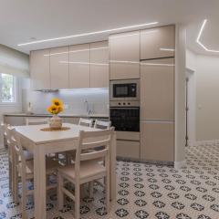 Modern 2BR Apt with Patio and AC