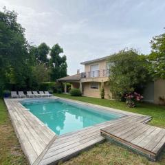 House with private pool near the sea