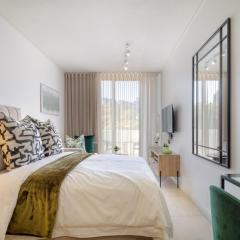 Rosebank Exec Suite 215- closer to Gautrain & Rosebank Mall with Wi-Fi