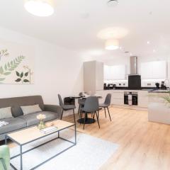 Modern 2BR JQ Apt Walk to City Wi-Fi Work & Leisure