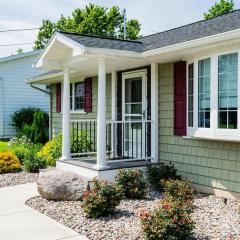 Canalside Cottage 3BR Lake Access Dock Fire Pit