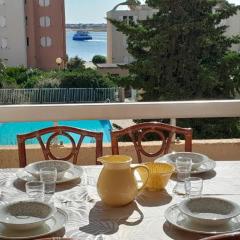 Joli appartement résidence avec piscine et plage du Grazel à 180m