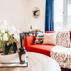 Stylish Beckton Apartment near ExCeL & London City Airport with Free Parking & WIFI