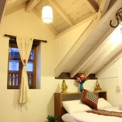 Hiranya Guest House