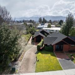 Matai by the Lake - Te Anau