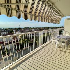 Comfy flat with terrace 250mt from the sea