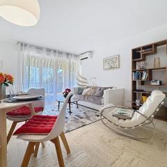 Mimosas Getaway • 2-room apartment + terrace, park