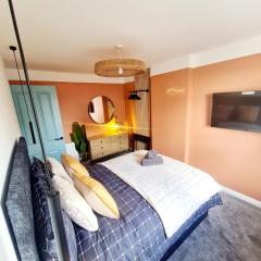 Urban 4BR house - Central-FREE parking-NO PARTY