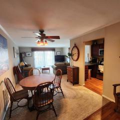 Beautiful 2BR Apartment w Office Area