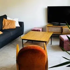 Spacious cocoon with garden near the sea