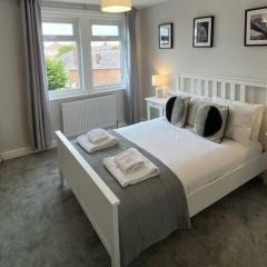 Flat - Sleeps 4 - Pet friendly - Parking