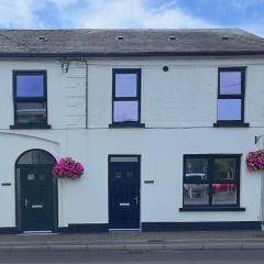 Sunberry 2 Bright Modern Entire Home, Headford