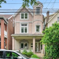 3 Story home with 10 beds and Free off street parking