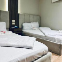 Pyramids heels inn