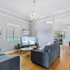 Camphill Retreat - 3BD, 7Km to Brisbane CBD