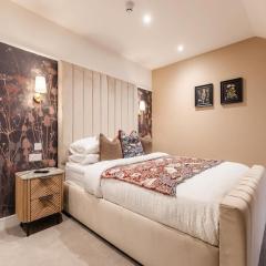 Hotel Seven Inn Suites Near IGI Airport