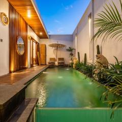 Private pool Villa Dacira by Orivista