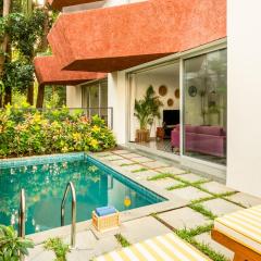 El Volar 2BHK Luxury Apartments 10 Minutes from Candolim Beach with Big common Pool, Fully Equipped Kitchen, 24x7 Security, Wifi