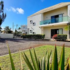 Royal Residence A3 - Gated Semi Detached Villa In Pereybere