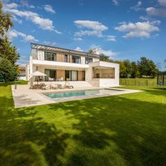 Villa Castanea by Villsy